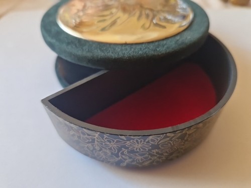 Schmuckdose mit silberblende - schmuckdose,